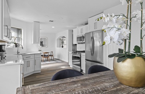 Stoney Ridge House | Near CTOA: Spacious Stylish and Comfort Retreat