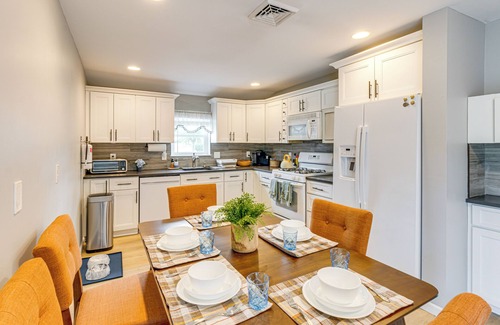 Somers Point Cottage | Near Dog Beach: Somers Point Escape w/Large Yard!
