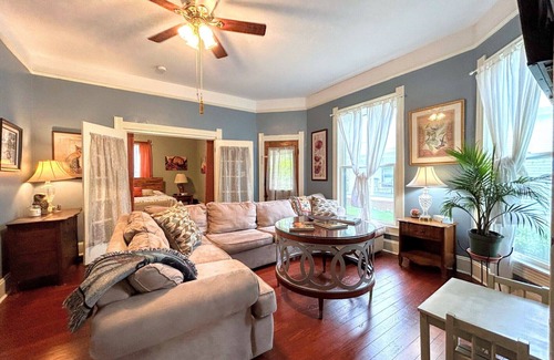 Bloomington House | Near downtown, 1 bedroom house