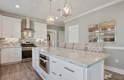 Gulfport House | Near Downtown & Beach/Luxury Linens/Chic Beach Cottage Retreat 5 Star Stay