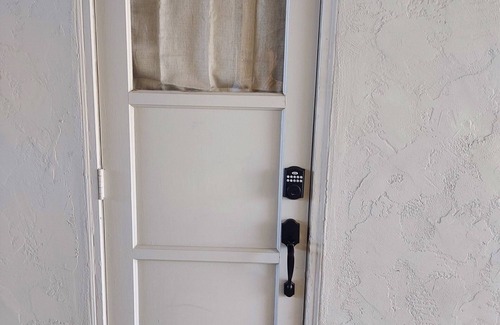 Ridgeview - Webster House | Near downtown. Building with AC and WiFi in cool San Diego
