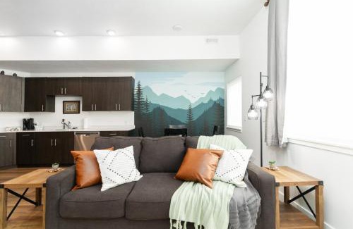 Capitol Hill Apartment | Near Downtown, MOUNTAIN VIBES, GIG Wi-Fi Business