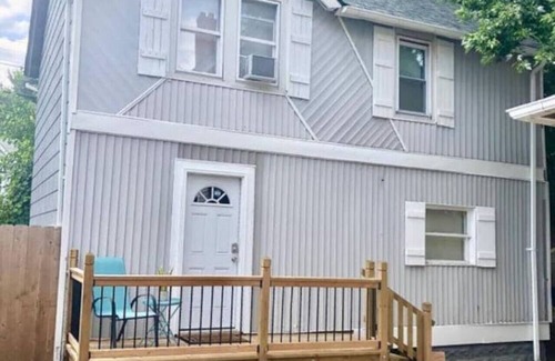 Detroit - Shoreway House | Near Downtown, Ohio City, Tremont, Centrally located!