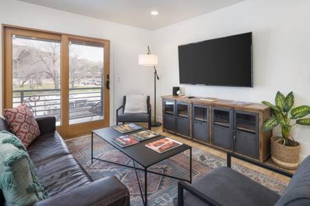 Moab House | Near Downtown Stylish 2BR With Amazing Patio - 6
