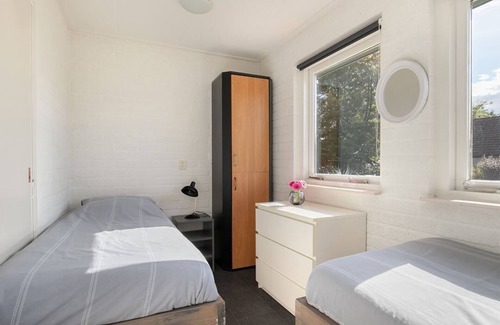 Lauwersoog House | Near harbor and boat to Schier - nice bright vacation home
