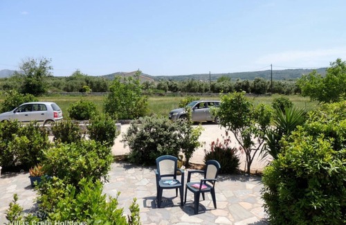 Katochori Villa | Near Kalives. 2 bedrooms, private pool, Free WIFI, A.C, views and all amenities.