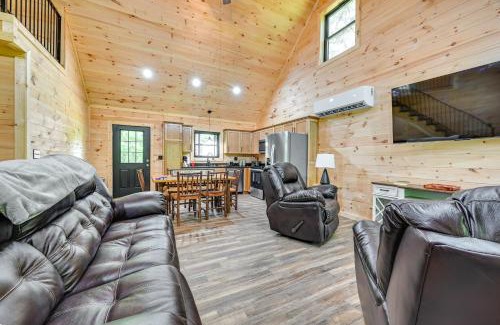 Cave City House | Near Mammoth Cave Family-Friendly Cabin with Patio!