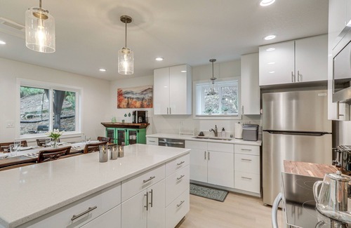Longview Heights Cottage | Near Rivers & Boating: Home w/Hot Tub in Longview