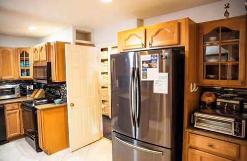Las Vegas House | Near Strip, 14 Bedroom Sleeps 40, Huge Indoor/Outdoor Pools, Saunas,Jacuzzi/Spa
