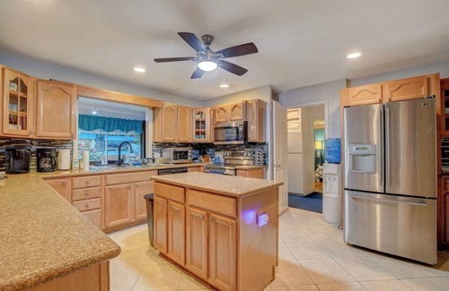 Las Vegas House | Near Strip, 14 Bedroom Sleeps 40, Huge Indoor/Outdoor Pools, Saunas,Jacuzzi/Spa