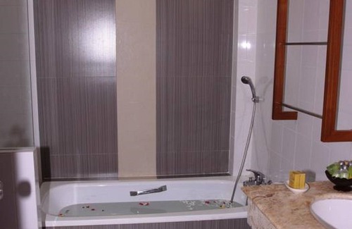 Ko Chang Resort | Near the beach, superior one bed with Garden view