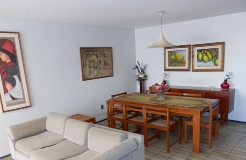Boa Viagem Apartment | Near the Boa Viagem beach, a few blocks from Shopping Recife!