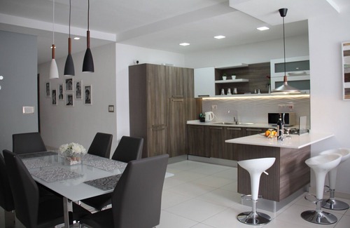 Madliena Apartment | Near the seafront, the beach and the pubs