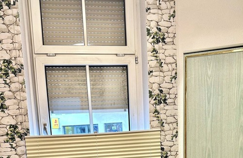 Weissenfels House | Near to train station with bus station in 2 minutes walking