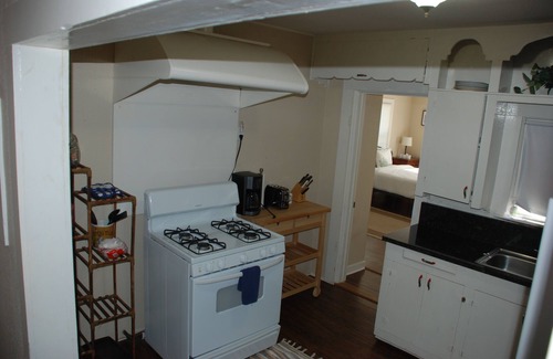 Weatherford Apartment | Near Trade Days and the Downtown Square