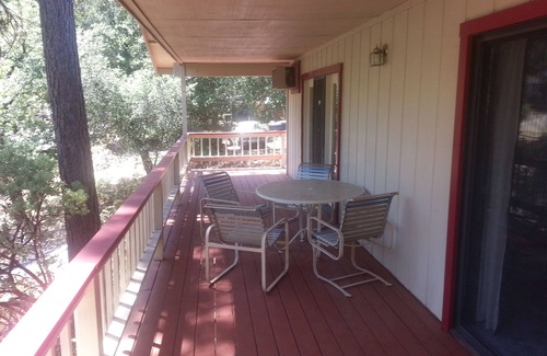 Groveland House | Near Yosemite! Game room with ping pong and billiards! Shared community pool!