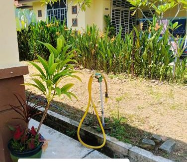 Kuala Terengganu House | nearby umt, unisza, litar gong badak, drawbridge and airport