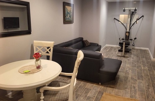 Milford Mill Apartment | Neat and Discreet-my cul-da-sac is where it's at!