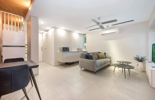 Hermit Park Apartment | Neat and Tidy DS studio - Sturges St. U3