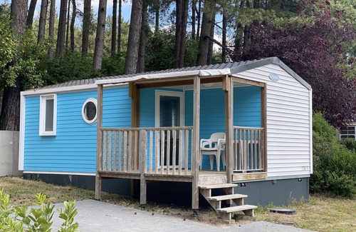 Rijkevorsel Ski Chalet | Neat chalet with microwave, Antwerp at 39 km.