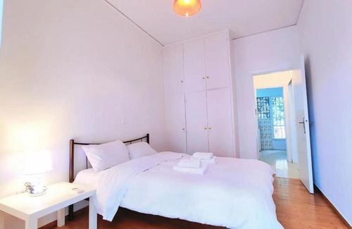 Athens Bed & Breakfast | Neat department
