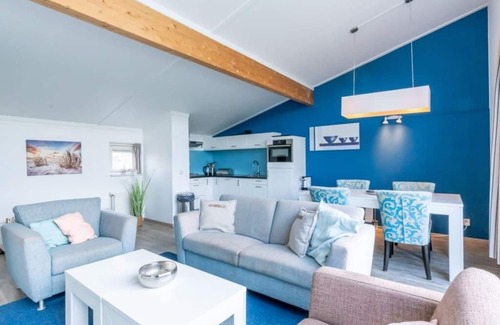 Oude-Tonge House | Neat island house with beautiful view and lovely roof terrace.