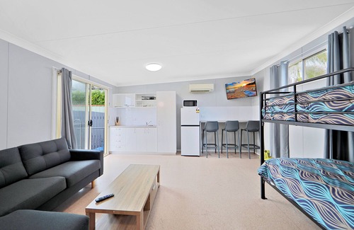 Tinana Hotel | Ned Kelly's Motel