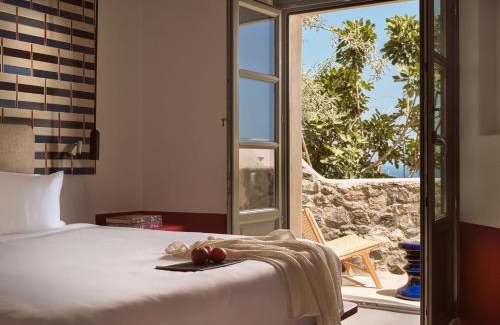Finikia Apartment | Neema Maison Finikia Santorini