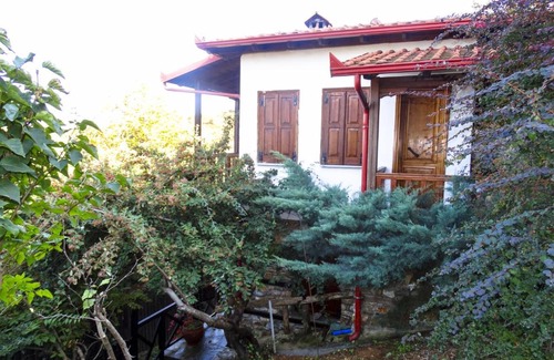 Panteleimon Apartment | Nefeli