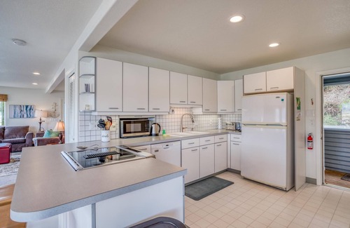 Nehalem House | Nehalem Riverfront Home has Private Dock, Ten Minutes to the Beach in Manzanita!
