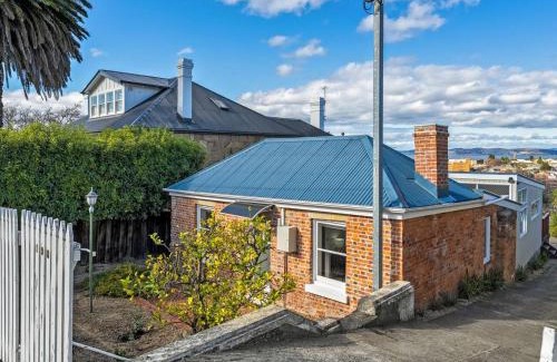 Hobart Central Business District House | Neilsen Cottage - Serene River Views near Hobart CBD