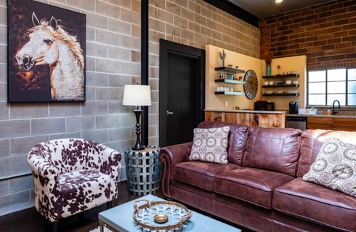 Sheridan House | Nelson Inn - Unit 2: The Western