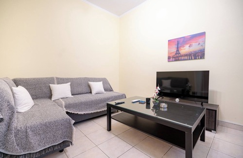Athens Apartment | Neos kosmos 1 bedrm semi-basement flat by MPS