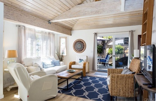 Leucadia Cottage | Neptune 2 Bedroom Cottage - Steps to Beach, Dining, Pubs. and shops