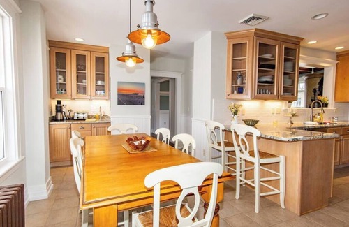 New London House | Neptune Beach Home - New London PRIVATE BEACH
