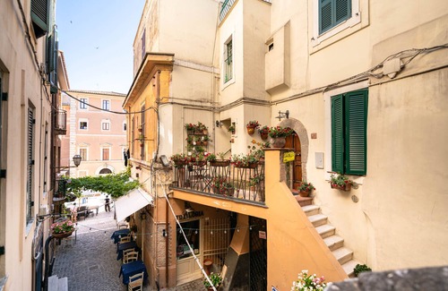 Nettuno Apartment | Neptune holiday home, penthouse and penthouse in the sea view village near beaches