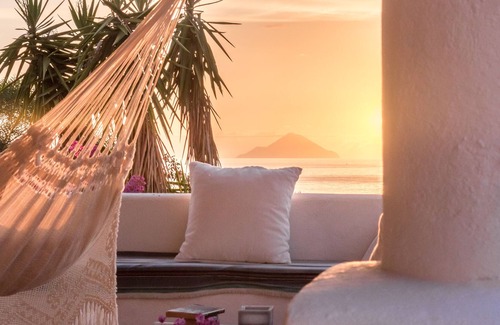 Vulcanello Villa | NERO DI CENERE, AEOLIAN STYLE VILLA ON THE VOLCANO ISLAND