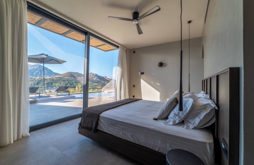 Agios Vasileios Villa | Neromai Residence One: Infinity Pool & Design Gem