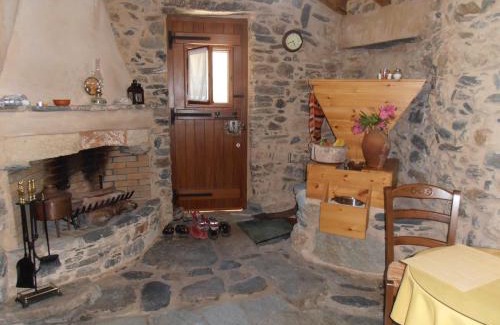 Agia Pelagia House | Neromylos
