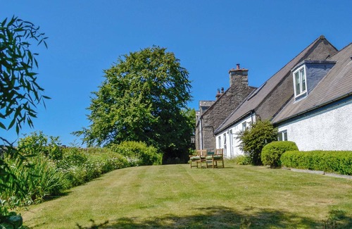 Kirkcudbright Cottage | Nestled on a former drover’s road this delightful cottage for 4 has glorious countryside views.