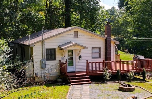 Sylva Cottage | Nest in Sylva and the Great Smoky Mountains