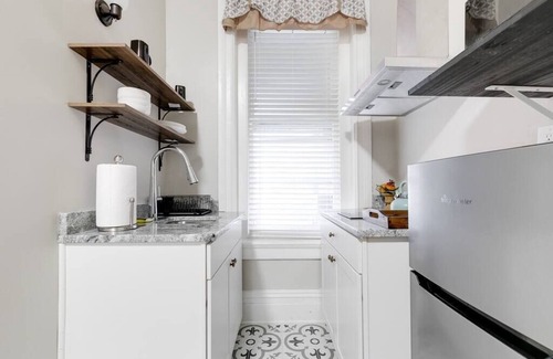 Fan District Condo | Nest & Rest/Free Parking/Museum/City Access