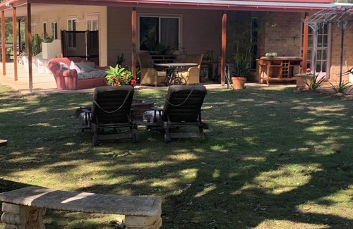 Shire of Gatton Apartment | Nestled at the Base of Toowoomba Range …A beautiful comfortable rural cottage .