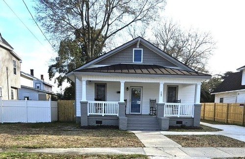 Greenville House | Nestled Bungalow near ECU & ECU Health