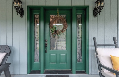 Spruce Pine House | Nestled By The River, Wrapped By The Mountains