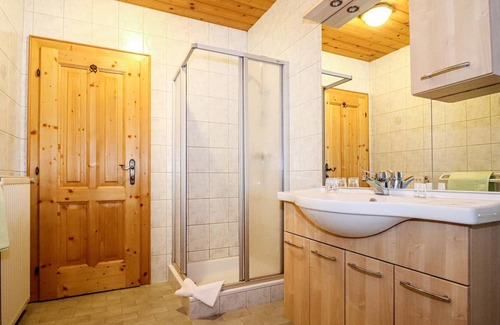 Kliening Apartment | Nestled in a landscape of forests, alpine meadows and mountains, these two vacation apartments (AKA1