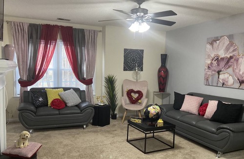 Greenbrier West Condo | Nestled in a quiet condo, just 15 minutes from VA Beach boardwalk. Sleeps five.