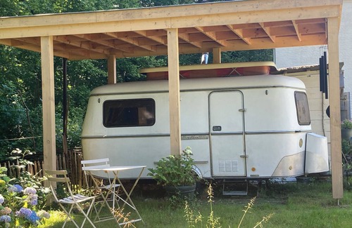Le Roeulx Bed & Breakfast | Nestled in a wood, 5 minutes from the E19 and E42 freeways