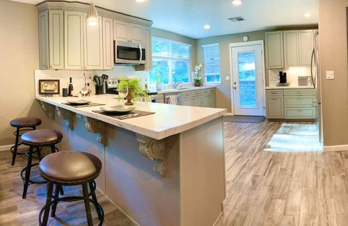 Felton House | Nestled in acres of forest and walkable to town