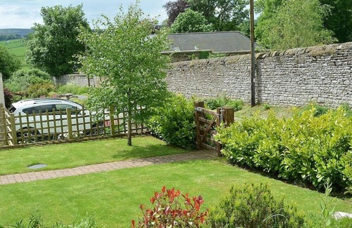 Otterburn House | Nestled In Northumbrian Village Of Otterburn w/Sun Lounge To Patio & Garden
